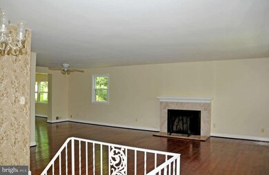 5228 Portsmouth Rd, Fairfax, VA 22032 - photo 4