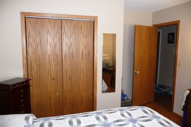 1520 13th Ave S, Grand Forks, ND 58201 - photo 4