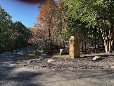 View of the lot from the corner of Westward Court and Vistaview Parkway