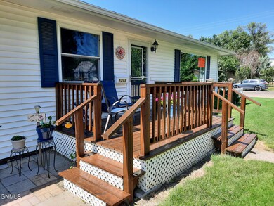 1211 5th Ave NE, Jamestown, ND 58401 - photo 2