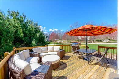 92 Whitewood Dr, Wakefield, RI 02879 - photo 3