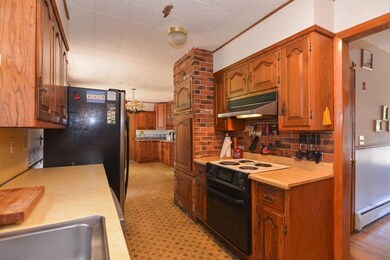 12 Oliver St, Easthampton, MA 01027 - photo 6