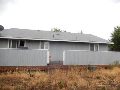 3455 SW Salmon Ave, Redmond, OR 97756 - photo 3