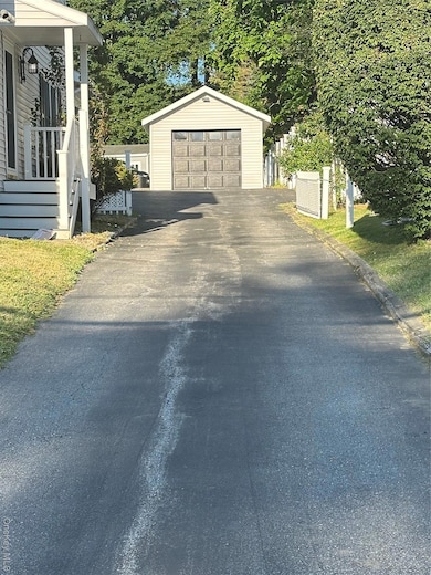 18 Peckham Rd, Poughkeepsie, NY 12603 - photo 2