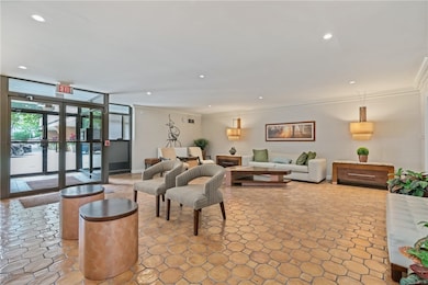 Dithridge House unit 303, Pittsburgh, PA 15213 - photo 2