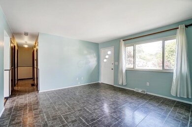 2103 Ferris Rd, Columbus, OH 43224 - photo 7