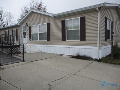 1924 Woodridge Crescent, Findlay, OH 45840 - photo 2