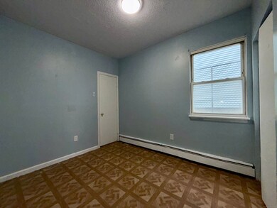 132 Locust St unit 4, Waterbury, CT 06704 - photo 6