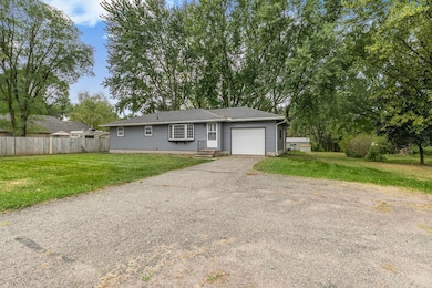 1105 Summit Ave N, Sauk Rapids, MN 56379 - photo 2