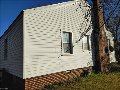 162 Ridge St, Reidsville, NC 27320 - photo 2