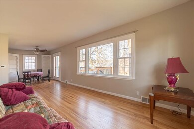 1213 64th St, Windsor Heights, IA 50324 - photo 3