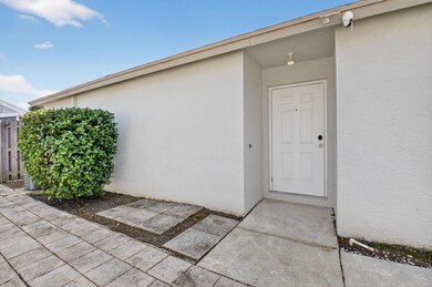 1430 Red Apple Ln, West Palm Beach, FL 33415 - photo 4