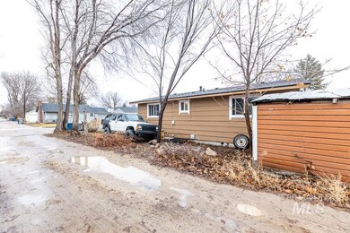 1015 E Sheridan Ave, Nampa, ID 83686 - photo 4