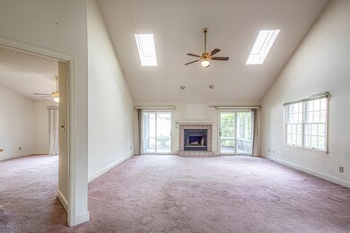 24 Pier New Bern NC 28562