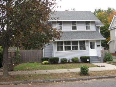 11 Thorndyke St, Springfield, MA 01118 - photo 2