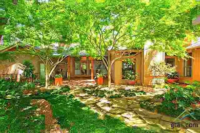 1605 Oak Creek Cr, Tyler, TX 75703 - photo 3