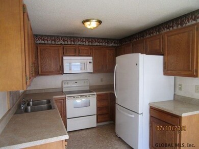 3 Essex Cir, Albany, NY 12209 - photo 5