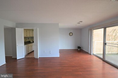 2634 Wagon Dr unit 277, Alexandria, VA 22303 - photo 2