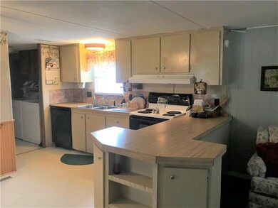 Eat-in Kitchen