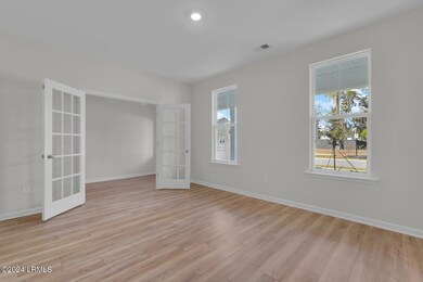 Webster Lot 186 Office