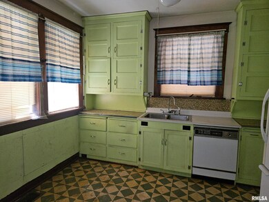 1023 Broadway St, Lincoln, IL 62656 - photo 6