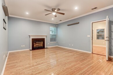 1458 Clarendon (10)