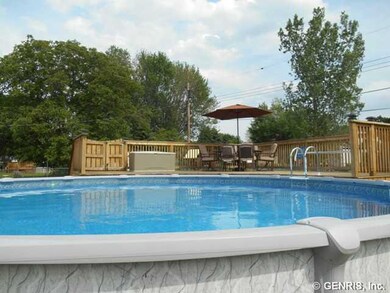 Pool Above Ground Pool and Deck in excellent condi