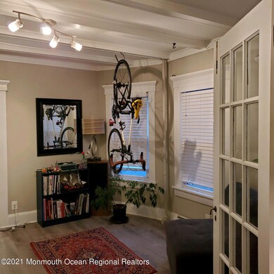 living room-bike