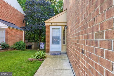 10629 High Beam Ct, Columbia, MD 21044 - photo 2