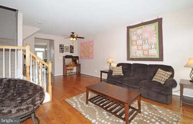 42597 Pine Forest Dr, Chantilly, VA 20152 - photo 5