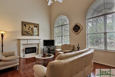 Great Room with Rondele Windows