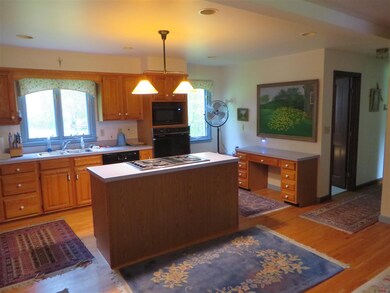 898 Rocky Ridge Rd, Saint Johnsbury, VT 05819 - photo 4