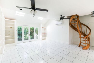 1215 Grinnell St. D