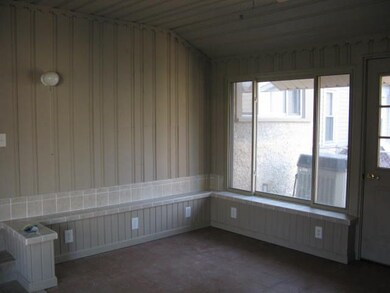 219 S Division St, Auburn, IN 46706 - photo 7