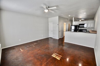 215 Price Ln unit 1, Weatherford, TX 76085 - photo 4