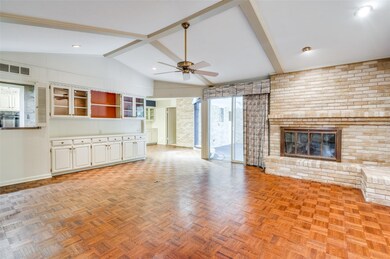 6131 Sul Ross Ln, Dallas, TX 75214 - photo 3