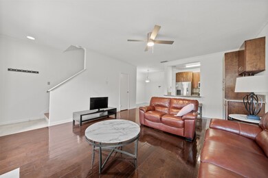9850 Pagewood Ln unit 1402, Houston, TX 77042 - photo 4