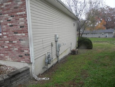 1234 Evergreen Cir, Boonville, MO 65233 - photo 3