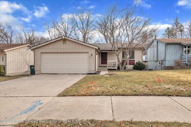 2731 Aurora Dr, Lansing, MI 48910 - photo 2