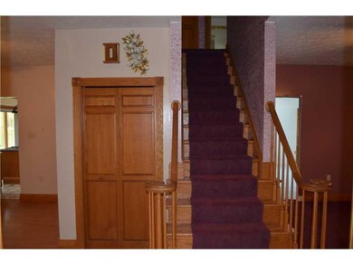 Entry/Foyer.
