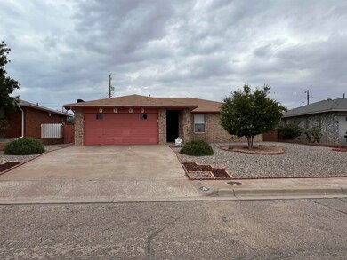 704 Mars Ave, Alamogordo, NM 88310 - photo 2