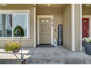678 NW 4th Ave, Canby, OR 97013 - photo 2