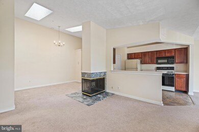 2408 Forest Edge Ct unit 301A, Odenton, MD 21113 - photo 3