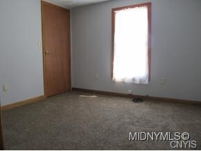 Middle bedroom