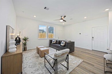 5918 Manning Oaks St, Houston, TX 77091 - photo 5