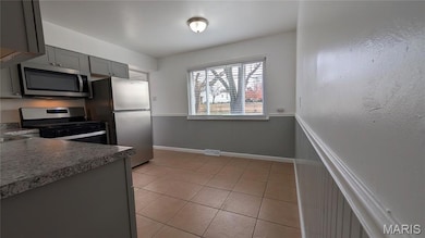 6720 Cherryvale Dr, Hazelwood, MO 63042 - photo 4