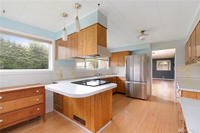 1001 Cole Ave, Raymond, WA 98577 - photo 6