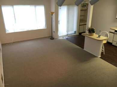 3918 Victory Blvd unit 3920, Staten Island, NY 10314 - photo 4