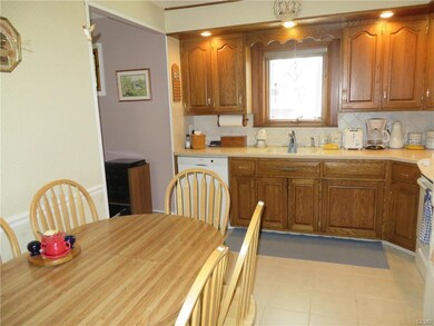 2448 S Law St, Allentown, PA 18103 - photo 7