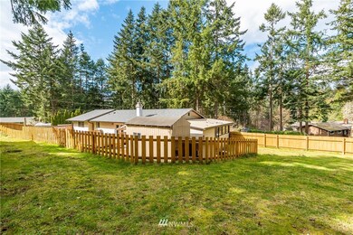 Fully fenced to the rear